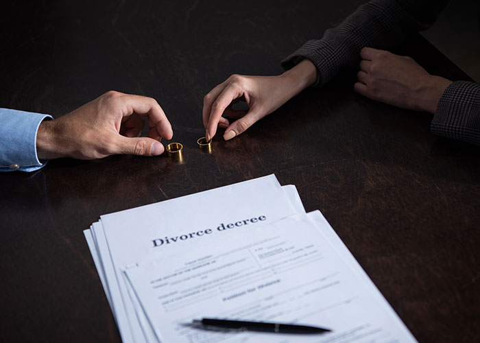 Entitled Man’s House Takeover Attempt Ends In Police Call As Daughter Refuses To Help Him Entitled Man’s House Takeover Attempt Ends In Police Call As Daughter Refuses To Help Him