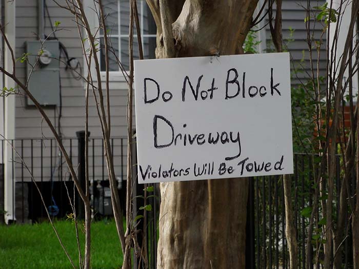 Neighbor Leaves Car Blocking Person’s Driveway, They Stand Back And Let Nature Take Revenge Neighbor Leaves Car Blocking Person’s Driveway, They Stand Back And Let Nature Take Revenge
