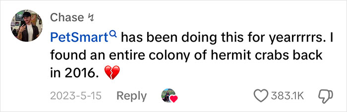 Dumpster Diver Finds Dozens Of Live Fish Just Tossed Away Behind A PetSmart, Netizens Outraged Dumpster Diver Finds Dozens Of Live Fish Just Tossed Away Behind A PetSmart, Netizens Outraged