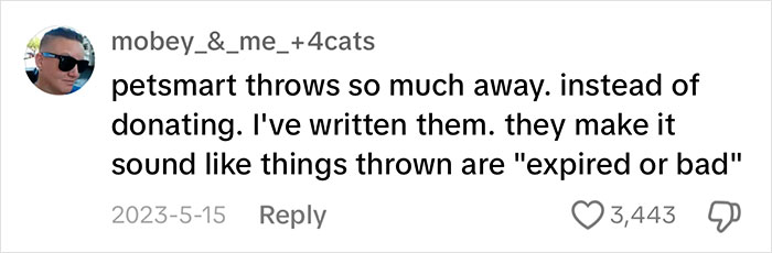 Dumpster Diver Finds Dozens Of Live Fish Just Tossed Away Behind A PetSmart, Netizens Outraged Dumpster Diver Finds Dozens Of Live Fish Just Tossed Away Behind A PetSmart, Netizens Outraged