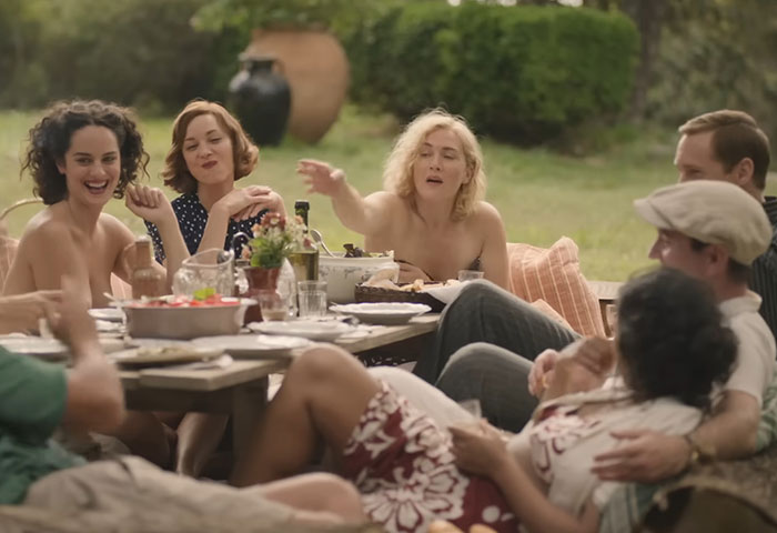 Kate Winslet Refused To Hide Her “Belly Rolls” While Filming ‘Lee’: “It Was Deliberate” Kate Winslet Refused To Hide Her “Belly Rolls” While Filming ‘Lee’: “It Was Deliberate”