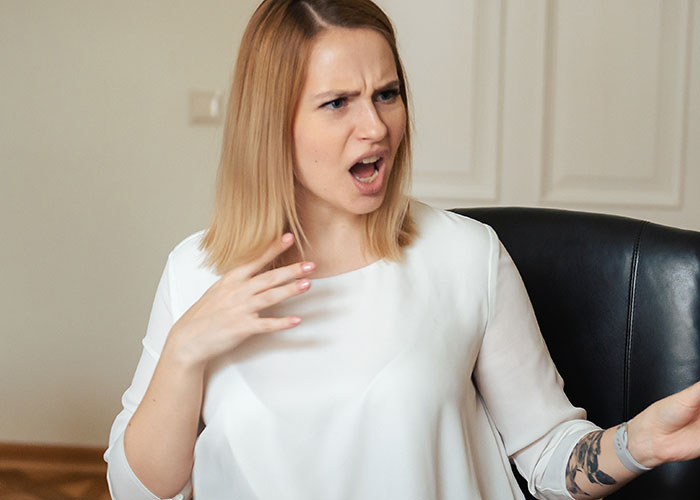 Man Berates Pregnant Wife After Her Outburst As It Will Cost Them $1K A Month Man Berates Pregnant Wife After Her Outburst As It Will Cost Them $1K A Month