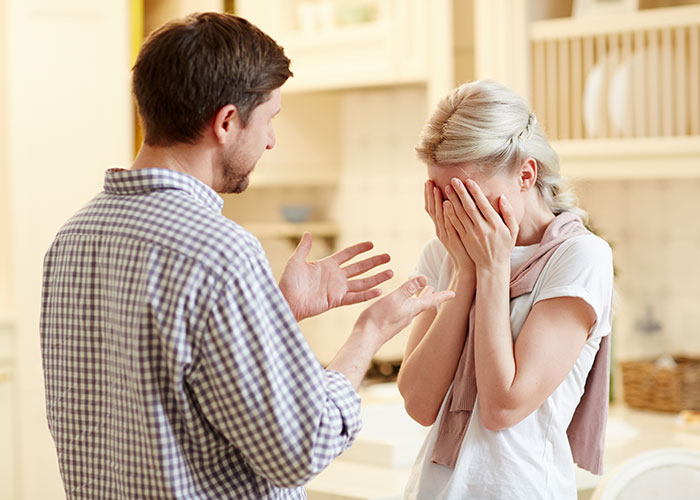 Man Berates Pregnant Wife After Her Outburst As It Will Cost Them $1K A Month Man Berates Pregnant Wife After Her Outburst As It Will Cost Them $1K A Month