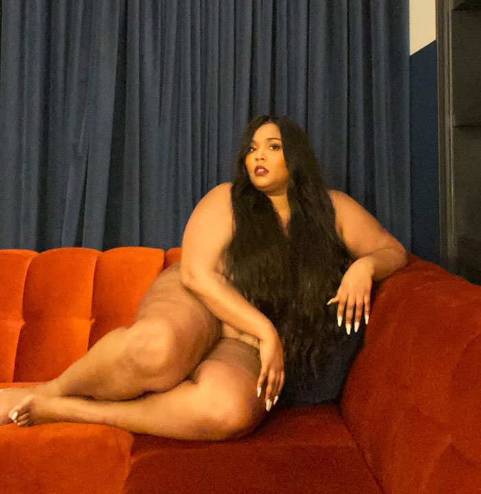 Lizzo’s Stunning Weight-Loss Transformation Sparks Debate As Singer Focuses On Her “Peace” Lizzo’s Stunning Weight-Loss Transformation Sparks Debate As Singer Focuses On Her “Peace”