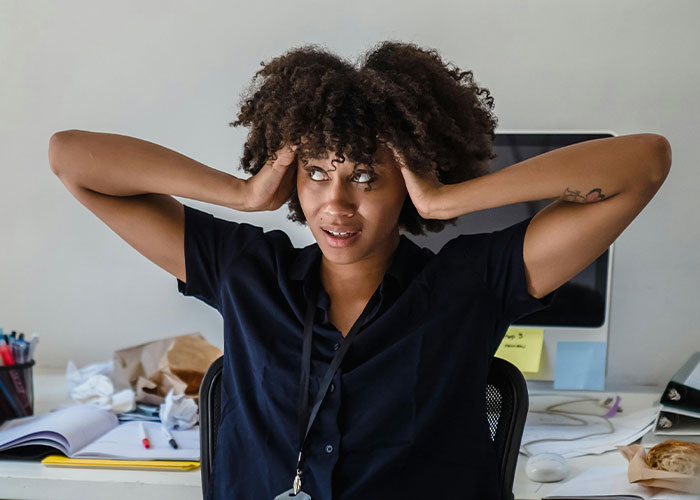 Overconfident Guy Lies His Way Into A High-Paying VP Role, Realizes He’s Screwed Overconfident Guy Lies His Way Into A High-Paying VP Role, Realizes He’s Screwed