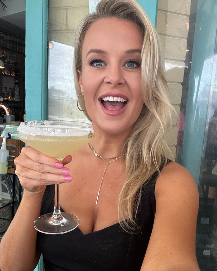 Woman Gets Perfect Revenge On Man Who Sent Her Unsolicited Nude Photo Woman Gets Perfect Revenge On Man Who Sent Her Unsolicited Nude Photo