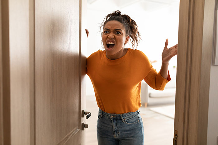 Person Takes Petty Revenge After Karen Throws A Raging Fit Instead Of A “Thank You” Over A Favor Person Takes Petty Revenge After Karen Throws A Raging Fit Instead Of A “Thank You” Over A Favor