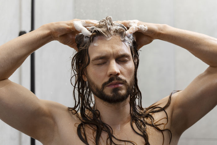 Drama Unfolds As Daughter Refuses To Buzz Her Hair To Make Wig For Sis With Cancer, Mom Enraged Drama Unfolds As Daughter Refuses To Buzz Her Hair To Make Wig For Sis With Cancer, Mom Enraged