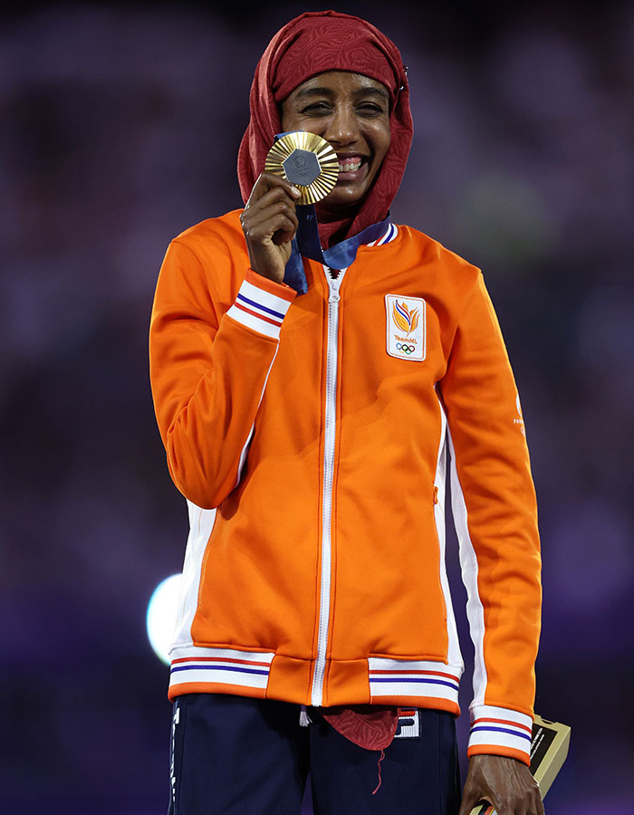 Hijabis’ Choice To Accept Olympic Gold Medal Is “Slap In Face Of Xenophobic France,” Fans Claim Hijabis’ Choice To Accept Olympic Gold Medal Is “Slap In Face Of Xenophobic France,” Fans Claim