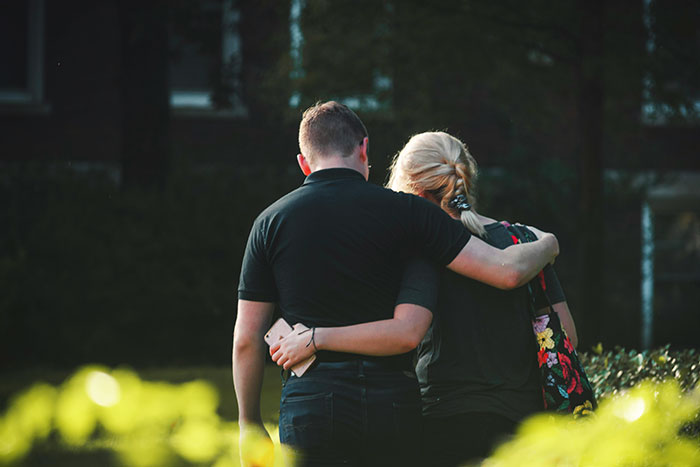 Woman Asks For Advice Online As She’s Disturbed By Her Stepdaughter’s Closeness With Her Dad Woman Asks For Advice Online As She’s Disturbed By Her Stepdaughter’s Closeness With Her Dad