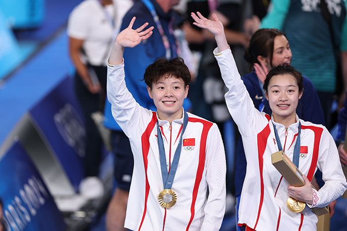 ‘Awkward’ Moment On Olympic Podium Between US And Chinese Medal Winners Caused Cultural Divide ‘Awkward’ Moment On Olympic Podium Between US And Chinese Medal Winners Caused Cultural Divide