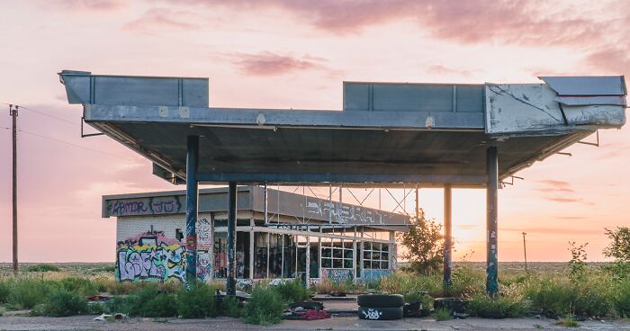 How I Captured Human Connection Through 37 Photos Of Route 66