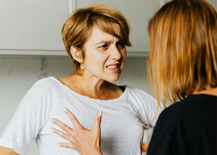 New Neighbors Disregard Requests, Woman Puts Rotten Soup In Their Cars New Neighbors Disregard Requests, Woman Puts Rotten Soup In Their Cars