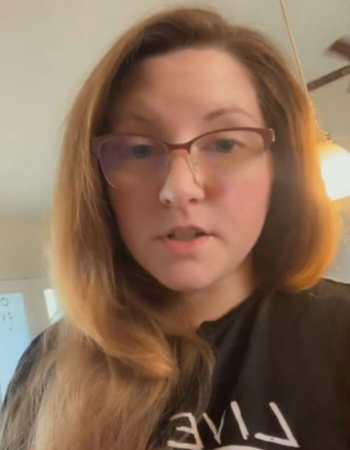 Woman Hits Massive Spider With Map—It Then Releases All Its Babies On Garage Floor Woman Hits Massive Spider With Map—It Then Releases All Its Babies On Garage Floor