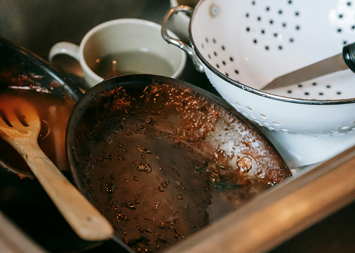 “She Packed A Bag”: Man Blows Off Wife’s Cleaning Demands, She Finally Loses It “She Packed A Bag”: Man Blows Off Wife’s Cleaning Demands, She Finally Loses It