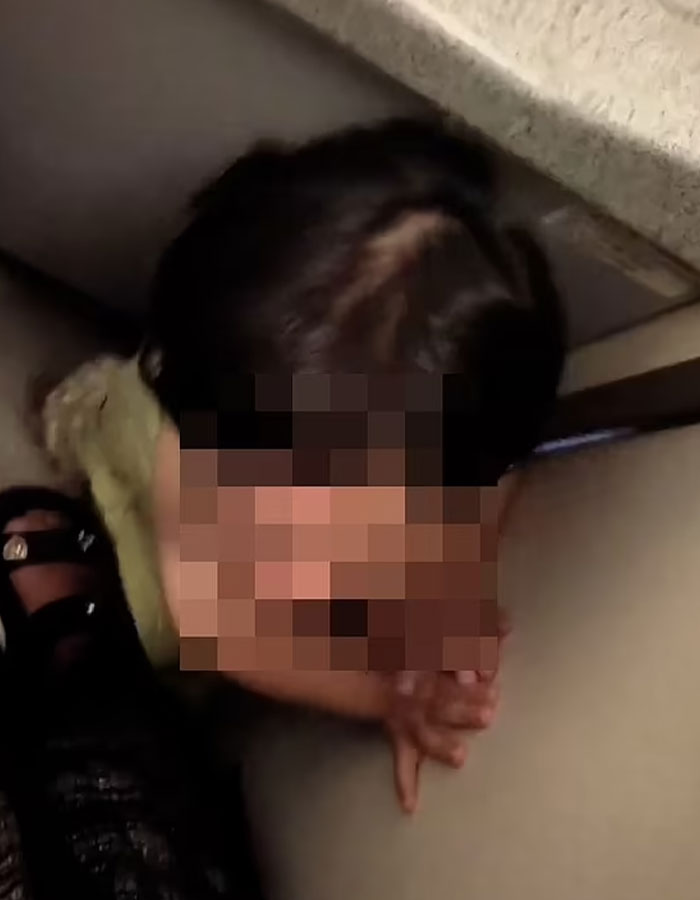 Strangers Punish Toddler For Crying Mid-Flight By Locking Her In Plane Toilet Strangers Punish Toddler For Crying Mid-Flight By Locking Her In Plane Toilet