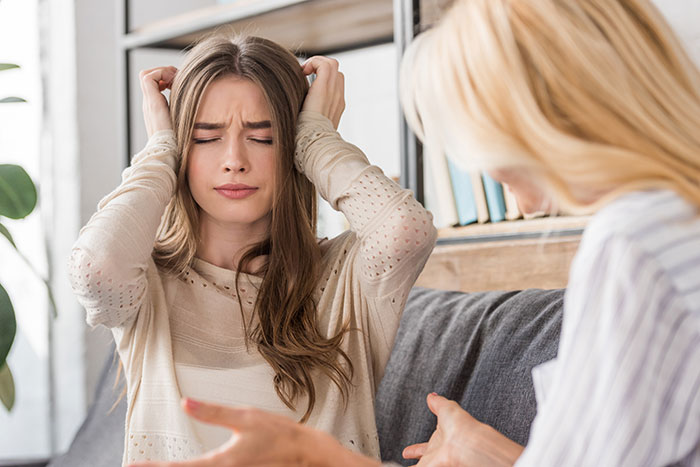 Teacher Forces Boy To Give Up $80 Worth Of Throws To Wasteful Classmate, Mom Retaliates Teacher Forces Boy To Give Up $80 Worth Of Throws To Wasteful Classmate, Mom Retaliates