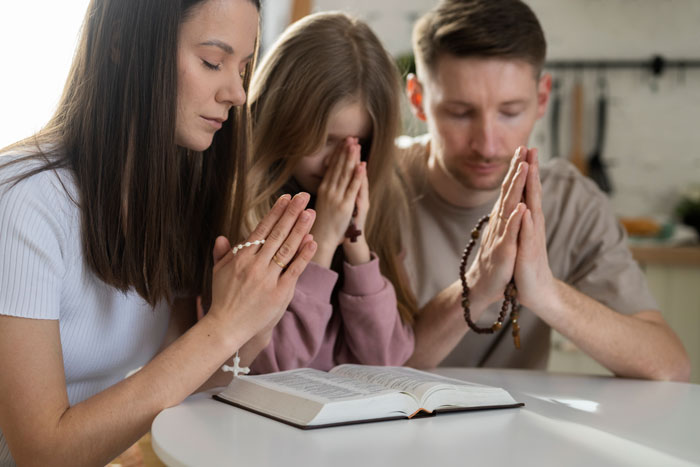 Christian Teen Implies She’s Better Than Her Friends, Friend Tells Her To Shut It Christian Teen Implies She’s Better Than Her Friends, Friend Tells Her To Shut It