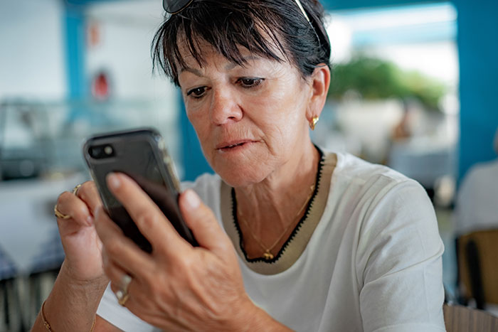 Woman Accidentally Texts A Detailed First Date Review And Rating To Her Date Woman Accidentally Texts A Detailed First Date Review And Rating To Her Date