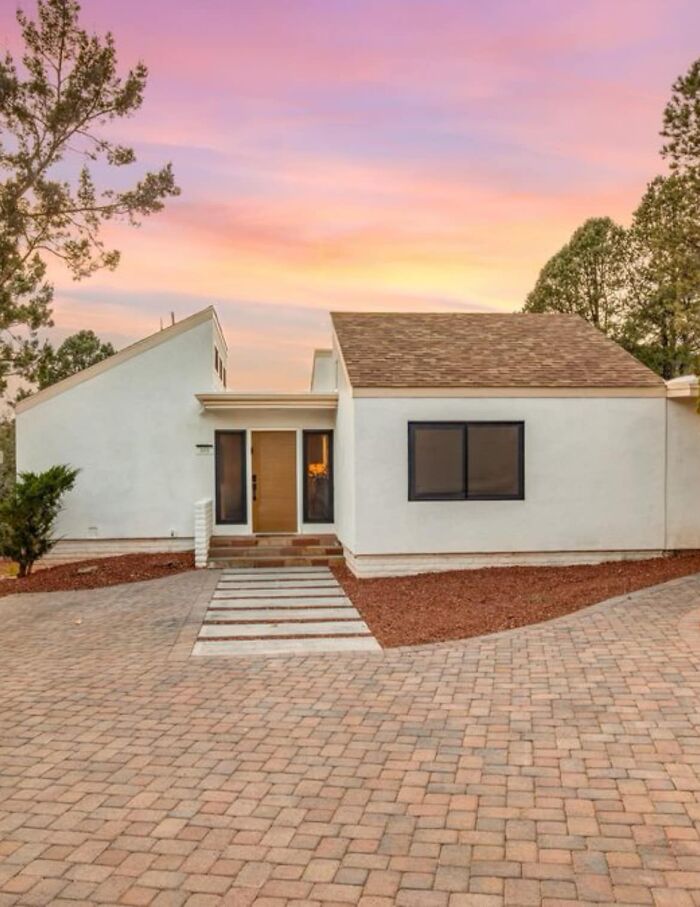 From A For Sale Listing. The Windows Are Too Small (Imo) And Having No Windows On The Other Side Makes It Feel Unbalanced