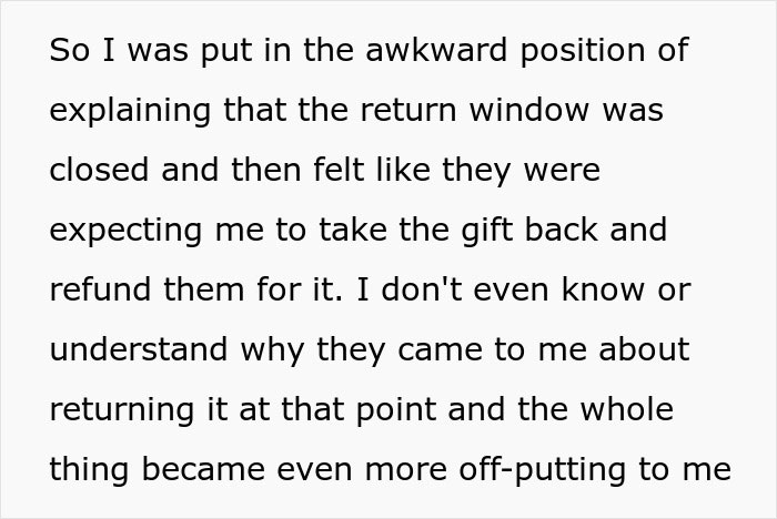 Newlyweds Ask Woman To Return Their Wedding Gift After They Didn’t Even Invite Her Newlyweds Ask Woman To Return Their Wedding Gift After They Didn’t Even Invite Her