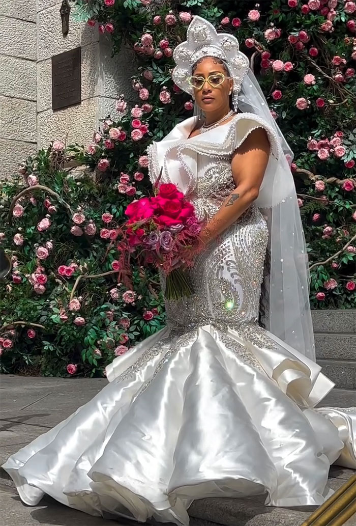 Couple Sells $333 Tickets To Wedding Guests And Ask Them To “Trust The Process” Couple Sells $333 Tickets To Wedding Guests And Ask Them To “Trust The Process”