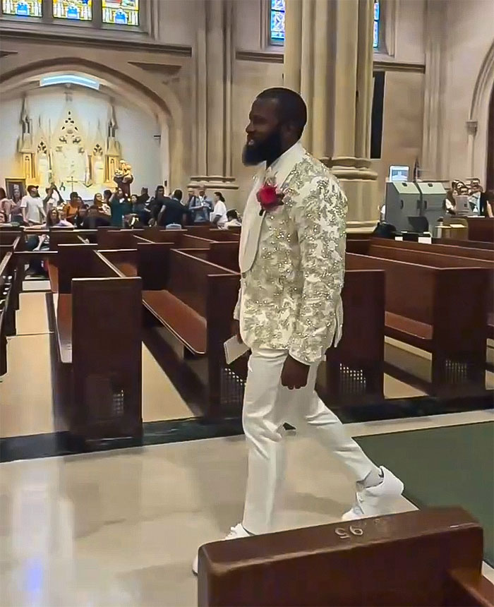 Couple Sells $333 Tickets To Wedding Guests And Ask Them To “Trust The Process” Couple Sells $333 Tickets To Wedding Guests And Ask Them To “Trust The Process”