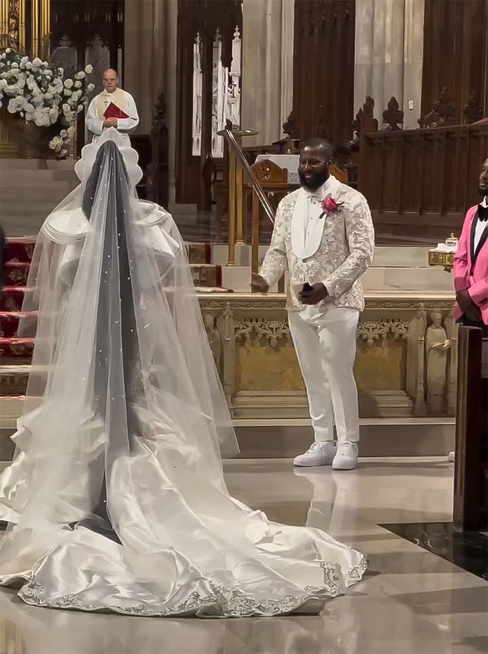 Couple Sells $333 Tickets To Wedding Guests And Ask Them To “Trust The Process” Couple Sells $333 Tickets To Wedding Guests And Ask Them To “Trust The Process”