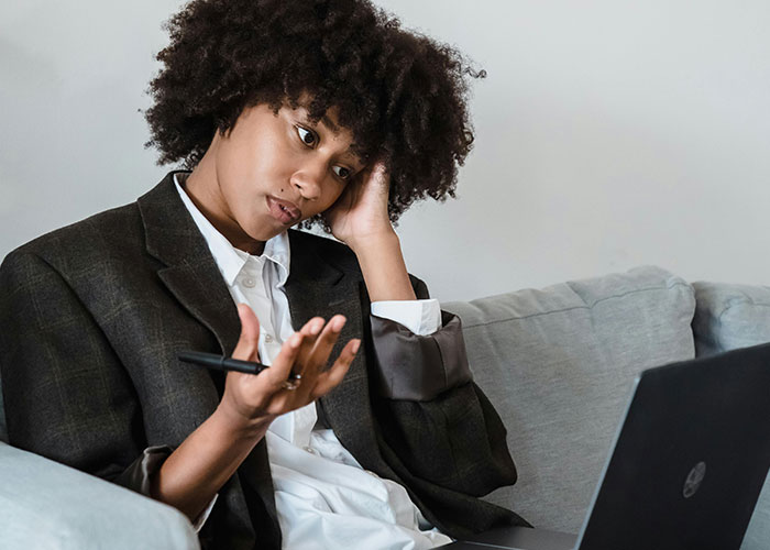 Woman Maliciously Complies With “No Abbreviations” Rule, Makes Supervisor Look Stupid Woman Maliciously Complies With “No Abbreviations” Rule, Makes Supervisor Look Stupid