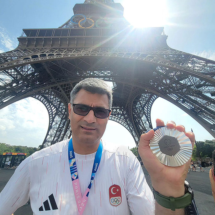 “Did Turkey Send A Hitman?”: People Lose It Over 51-Year-Old Olympic Medal Winner With ‘No Equipment’ “Did Turkey Send A Hitman?”: People Lose It Over 51-Year-Old Olympic Medal Winner With ‘No Equipment’