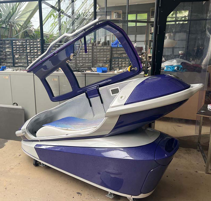 Police Makes Arrests After "Euthanasia Pod" Is Used For The First Time, Device Gets Confiscated Police Makes Arrests After "Euthanasia Pod" Is Used For The First Time, Device Gets Confiscated