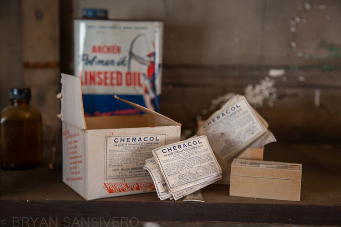I Discovered A Pharmacy That Was Abandoned In The 1990s (15 Pics) I Discovered A Pharmacy That Was Abandoned In The 1990s (15 Pics)