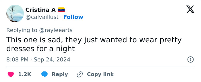 "This Is Insane": Bridgerton-Themed Event Goes Viral For Its Horrible Conditions And Pole Dancer "This Is Insane": Bridgerton-Themed Event Goes Viral For Its Horrible Conditions And Pole Dancer