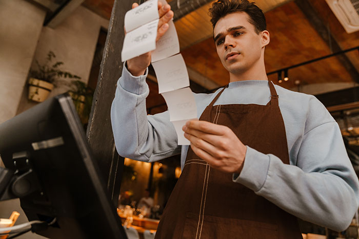 Guy Starts Ordering A Lot Of Food After Coworkers Refuse To Stop Splitting The Bill Guy Starts Ordering A Lot Of Food After Coworkers Refuse To Stop Splitting The Bill