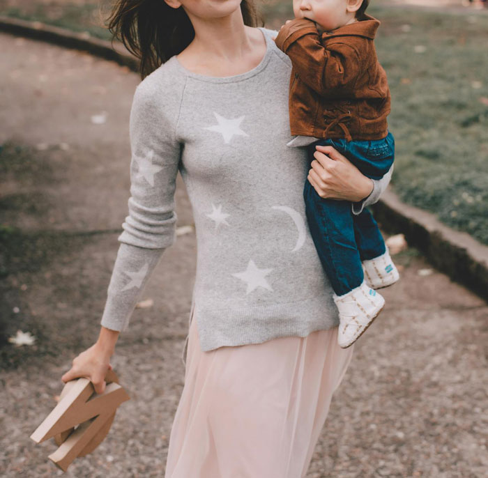 Babysitter Seen Leaving House On Camera While Kids Were Inside, Mom Reacts With Panic Babysitter Seen Leaving House On Camera While Kids Were Inside, Mom Reacts With Panic