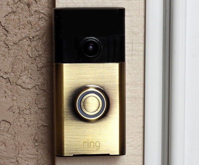 Babysitter Seen Leaving House On Camera While Kids Were Inside, Mom Reacts With Panic Babysitter Seen Leaving House On Camera While Kids Were Inside, Mom Reacts With Panic