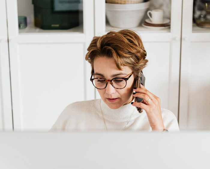 Babysitter Seen Leaving House On Camera While Kids Were Inside, Mom Reacts With Panic Babysitter Seen Leaving House On Camera While Kids Were Inside, Mom Reacts With Panic