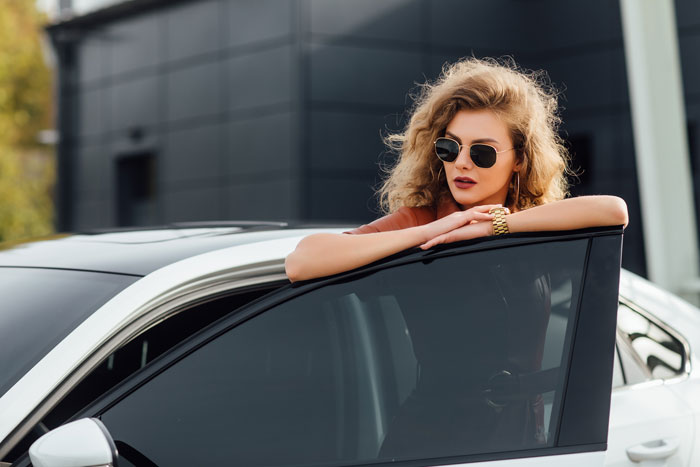 Guy Scares Woman By Following Her Around Store, She Breaks His Nose When He Gets Too Close Guy Scares Woman By Following Her Around Store, She Breaks His Nose When He Gets Too Close