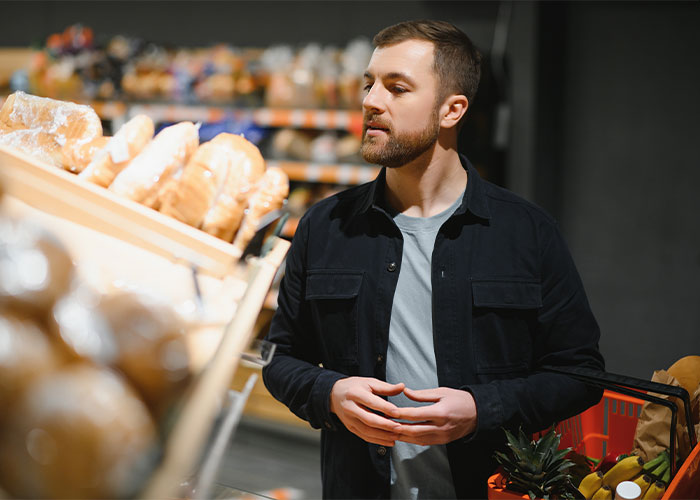 Person Secretly Adds Expensive Items To Woman’s Shopping Bill To Give Her Bad Karma Back Person Secretly Adds Expensive Items To Woman’s Shopping Bill To Give Her Bad Karma Back