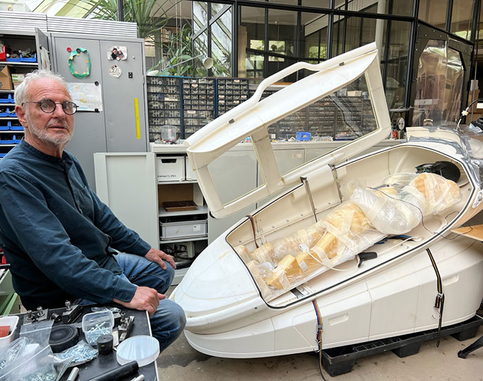 British Couple To Use “Double” Euthanasia Pod In Switzerland Following Heartbreaking Diagnosis British Couple To Use “Double” Euthanasia Pod In Switzerland Following Heartbreaking Diagnosis