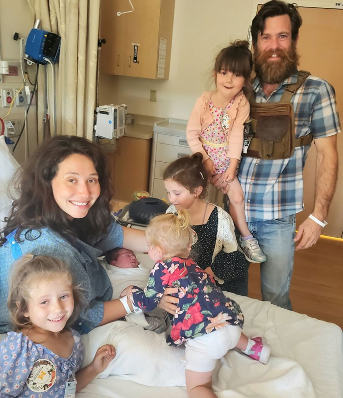 Former Child Star Announces Birth Of "Heir" Son And Refers To Wife And Daughters As "Dishwashers" Former Child Star Announces Birth Of "Heir" Son And Refers To Wife And Daughters As "Dishwashers"