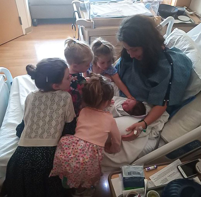 Former Child Star Announces Birth Of "Heir" Son And Refers To Wife And Daughters As "Dishwashers" Former Child Star Announces Birth Of "Heir" Son And Refers To Wife And Daughters As "Dishwashers"