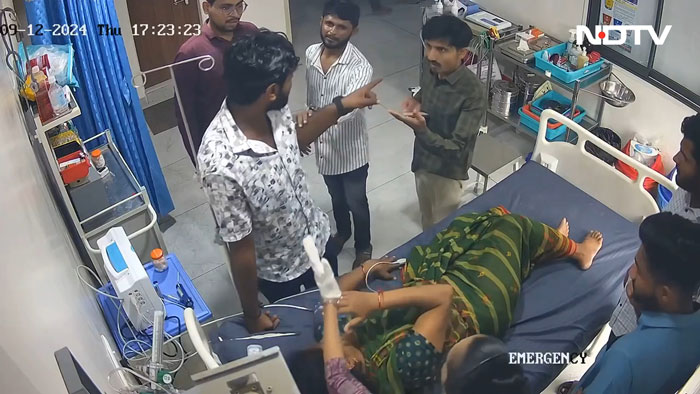 Doctor Beaten Up For Asking Patient's Family To Remove Footwear Outside ICU Doctor Beaten Up For Asking Patient's Family To Remove Footwear Outside ICU