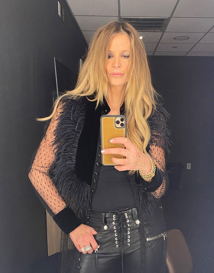 Elle Macpherson Reveals Why She Refused Chemotherapy Seven Years After Cancer Diagnosis Elle Macpherson Reveals Why She Refused Chemotherapy Seven Years After Cancer Diagnosis