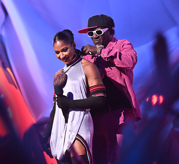 Jordan Chiles Emotional As Flavor Flav Gifts Her A Bronze Clock At VMAs: “You Deserve Everything” Jordan Chiles Emotional As Flavor Flav Gifts Her A Bronze Clock At VMAs: “You Deserve Everything”
