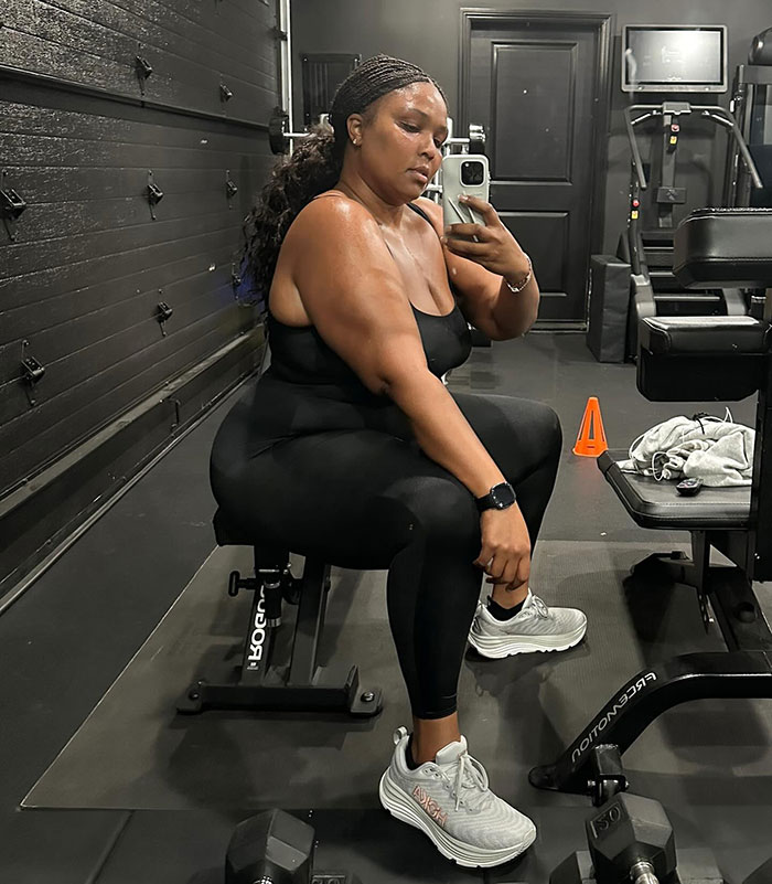 "She Looks Amazing": Lizzo Shares Before-and-After Look at Weight Loss Transformation "She Looks Amazing": Lizzo Shares Before-and-After Look at Weight Loss Transformation