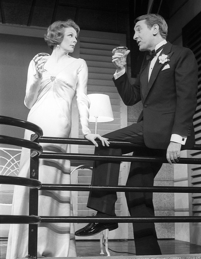 Dame Maggie Smith Was A Rebel At Heart, Former Theatre Usher Candidly Shares 70's Anecdote Dame Maggie Smith Was A Rebel At Heart, Former Theatre Usher Candidly Shares 70's Anecdote