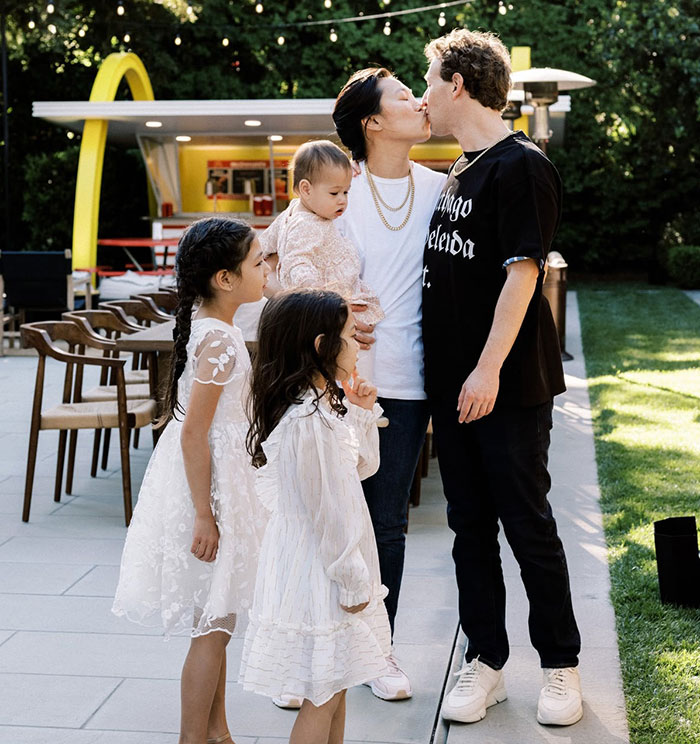 “You Can’t”: Mark Zuckerberg Sparks Debate After Shutting Down Daughter’s Taylor Swift Dream “You Can’t”: Mark Zuckerberg Sparks Debate After Shutting Down Daughter’s Taylor Swift Dream