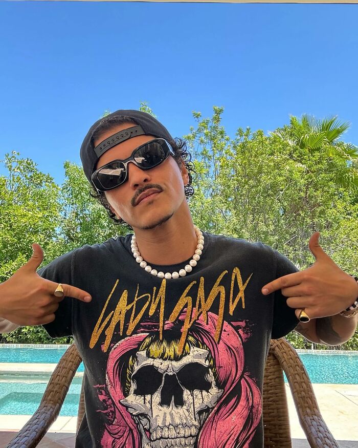 Miley Cyrus Is Being Sued For Allegedly Copying Bruno Mars’ Hit: “It Is Undeniable” Miley Cyrus Is Being Sued For Allegedly Copying Bruno Mars’ Hit: “It Is Undeniable”