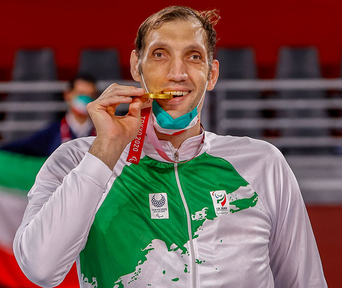Paralympian Has To Sleep On The Floor Because He’s The World’s Second-Tallest Man Paralympian Has To Sleep On The Floor Because He’s The World’s Second-Tallest Man